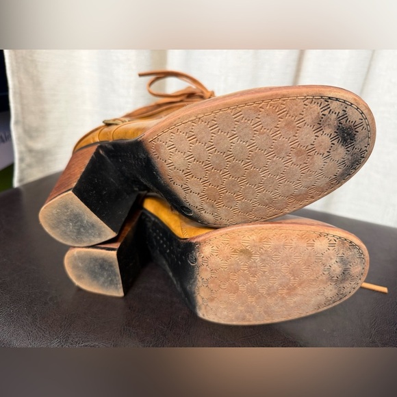 Celebrity pink Stylish Tan Ankle Boots for Women size 10M - Picture 7 of 7